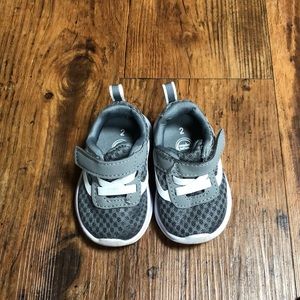 Size 2 Baby Tennisshoes